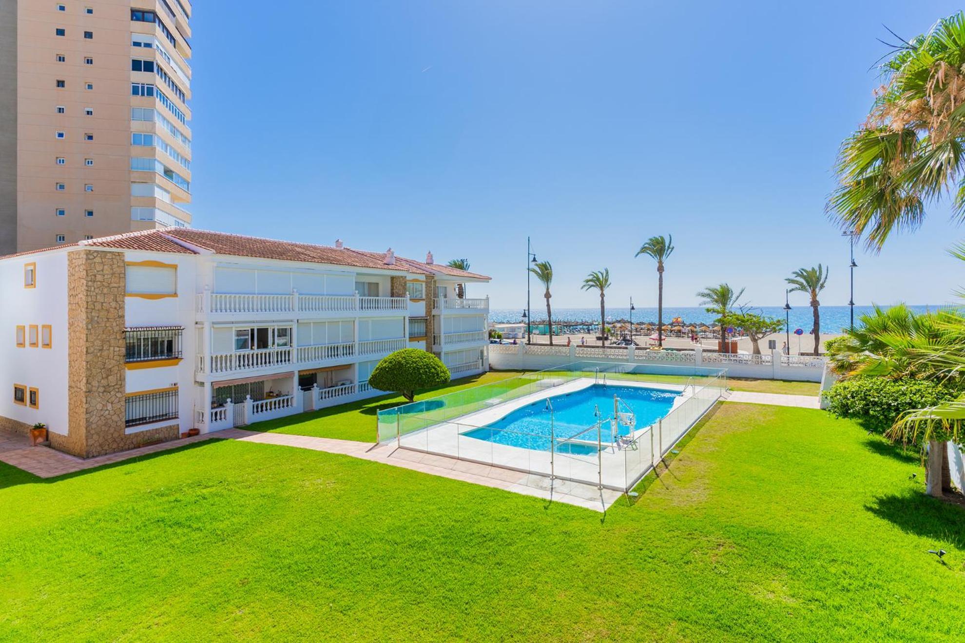 Torremolinos Playamar Primera Linea De Playa Urb. La Farola Exterior foto